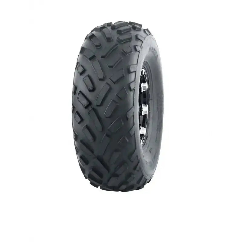 Atv Dekk 18x8-8 Journey P340 med grove mønsterblokker, skråvisning som fremhever terrenggrepet mot hvit bakgrunn.