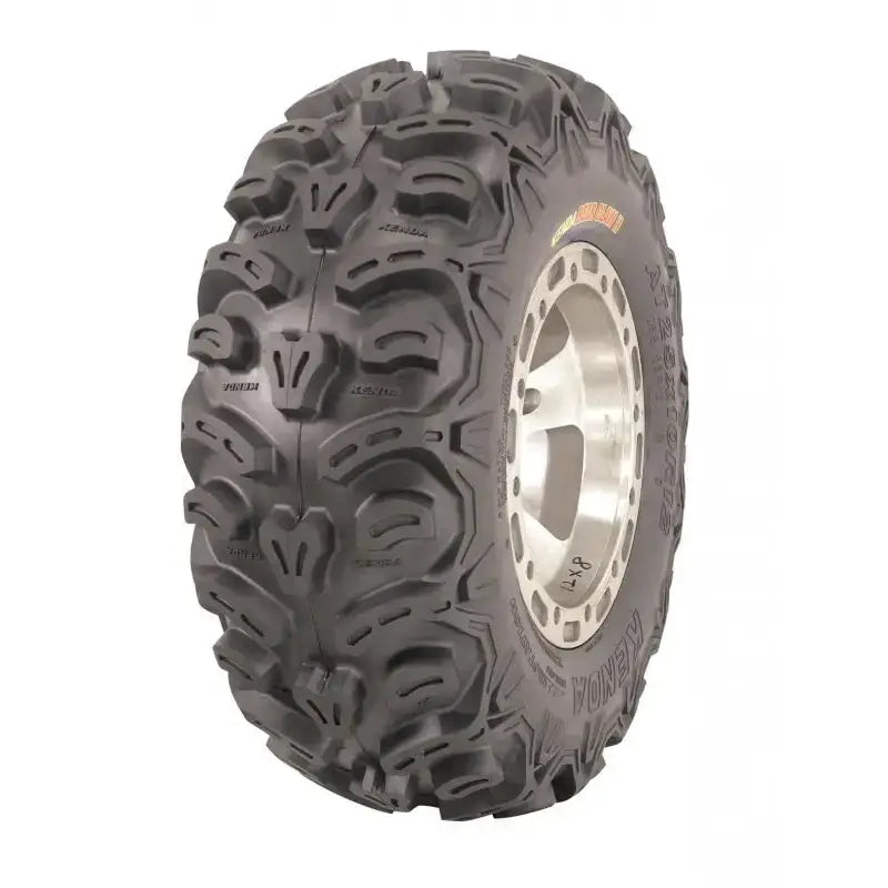 Atv Dekk 28x11R14 Kenda Bear Claw, skråvisning som fremhever grove knaster og sølvfelg med bolthull.