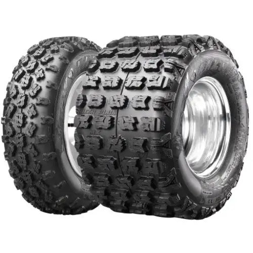 Atv Dekk 20x6-10 Maxxis Razr Plus, to svarte terrengdekk med grov profil og blanke felger sett fra skrå vinkel.