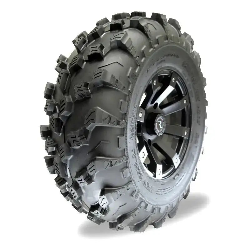 Atv Dekk 27x11R12 Pit Bull Growler, skråvisning som fremhever de dype mønsterknastene og robust svart felg.