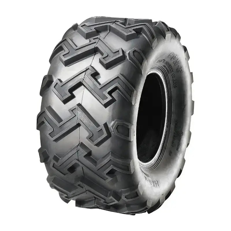 Atv Dekk 22x10-10 Sunf A-001, skråvisning som fremhever det dype, geometriske mønsteret for krevende terreng.