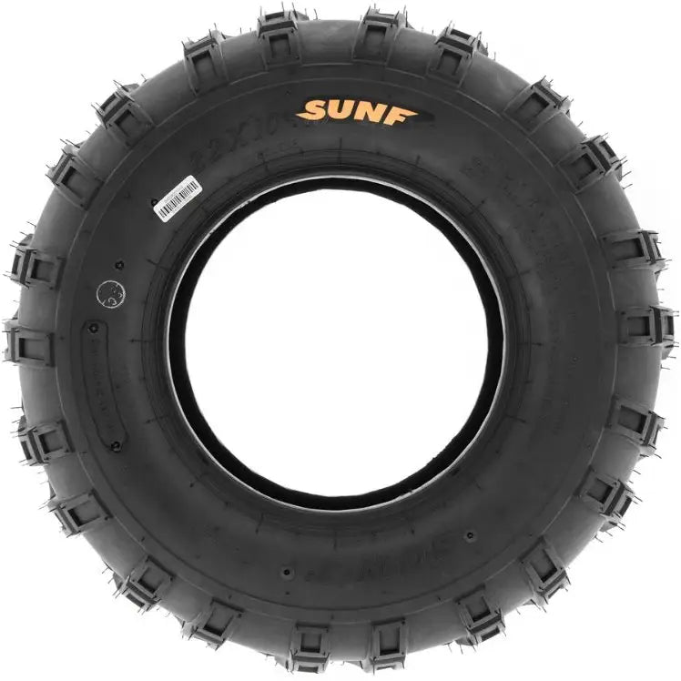 Atv Dekk 22x10-10 Sunf A028 sett forfra, viser grovt mønster, oransje logo og synlig produktetikett på siden.