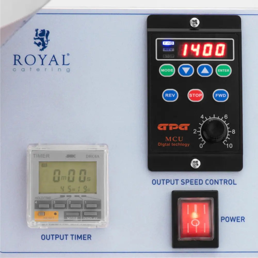 Automatisk justerbar fyller for 12L berlinerboller, detaljbilde av digitalt kontrollpanel med skjerm, knapper og timer.