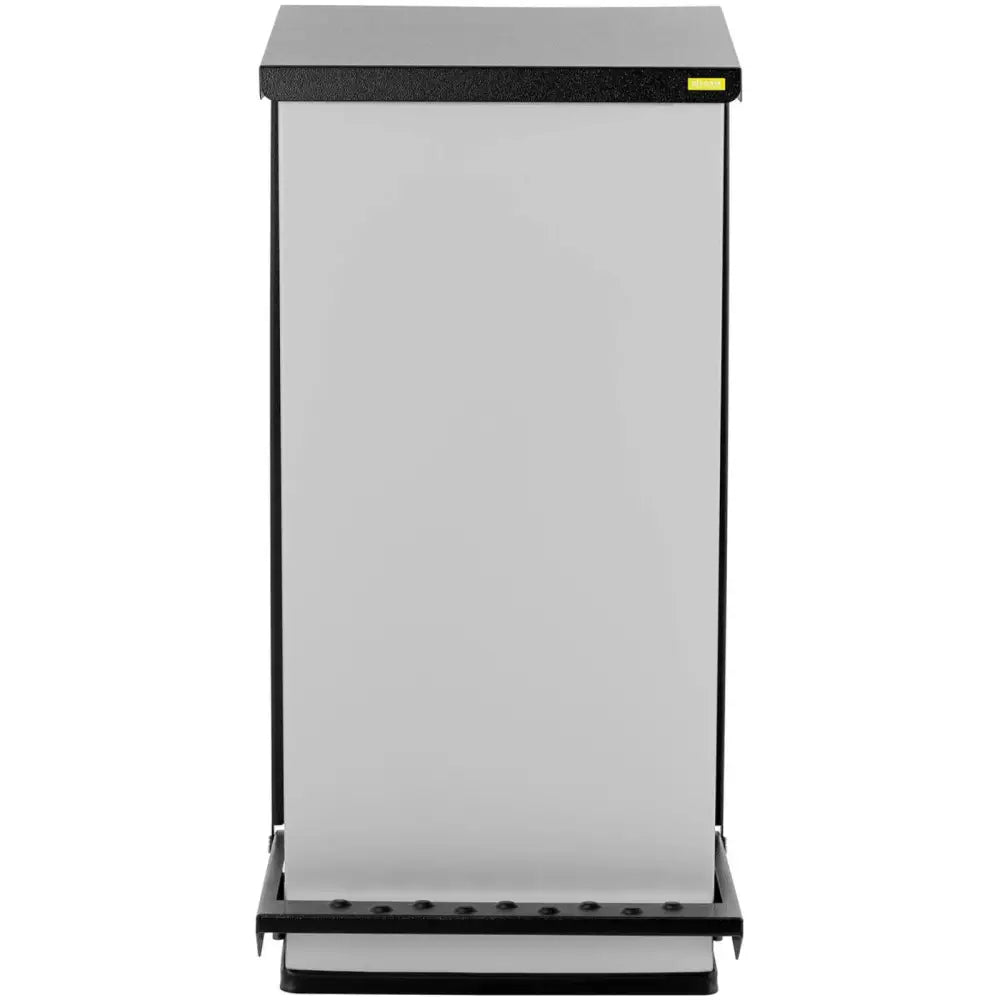 Avfallsbeholder i stål, 70 liter, grå med svart pedal og lokk, gul etikett synlig øverst til høyre.