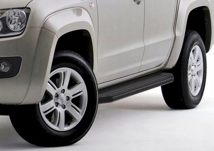 Stigtrinn Rival til Vw Amarok 2009-2016 i aluminium og ABS med monteringssett