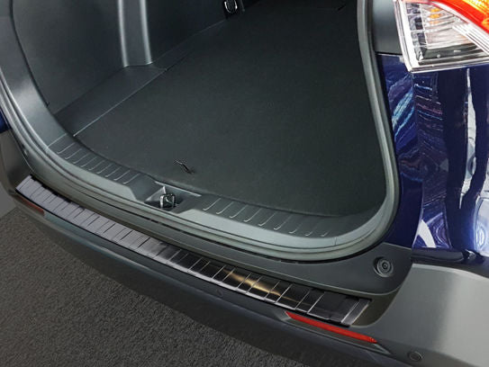 Avisa bakfangerbeskytter til Toyota RAV4 V / RAV4 Plug-in Hybrid / Black Edition – rustfritt stål