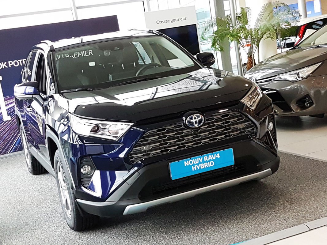 Bakfangerbeskytter Toyota RAV4 V / RAV4 Plug-in Hybrid / Black Edition (2019-) – rustfritt stål - detaljer