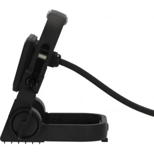 Bærbar LED-lampe på sort plaststativ, sidevisning med tilkoblet kabel og justerbar vinkel på flat overflate.