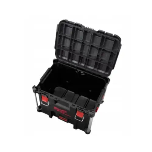 Bærbar verktøykasse XL fra Milwaukee, åpent lokk viser stort hovedrom og tydelige røde låsemekanismer.