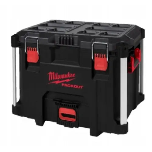 Bærbar verktøykasse Xl Milwaukee, skråvisning som fremhever metallspenner, røde detaljer og logo på fronten.