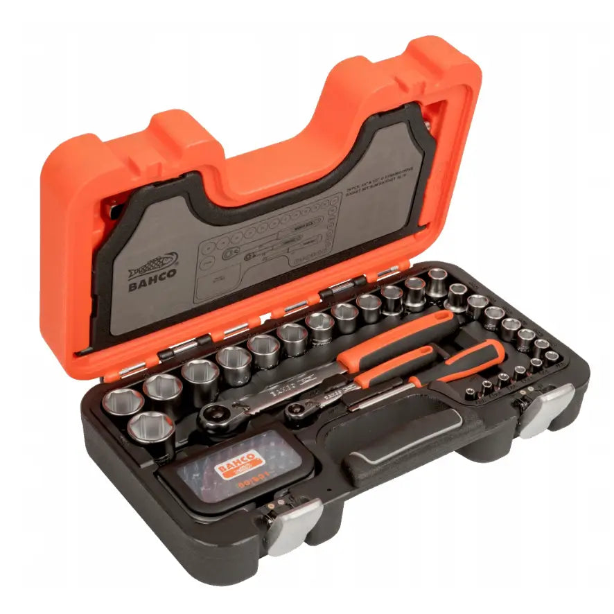 Bahco pipesett i svart og oransje koffert, organisert med pipenøkler, skralle og håndtak sett skrått ovenfra.