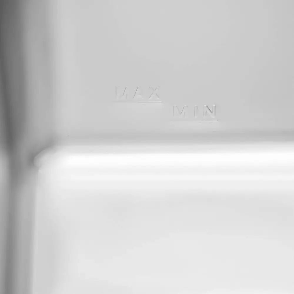 Bain Marie elektrisk varmeskap, nærbilde av beholder med tydelige "MAX" og "MIN" nivåmarkeringer.