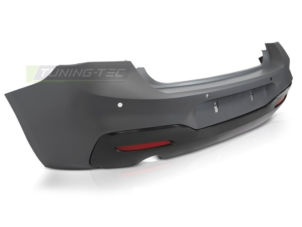 Sport Style bakfanger BMW F21 LCI ulakkert med integrert parkeringssensor-utsparing