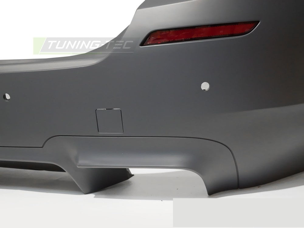 Komplett bakfanger sportutførelse BMW F10 2010–2016 sett fra siden