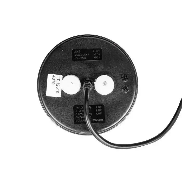 Baklys LED for tilhenger, underside med hvite festepunkter, sentrert ledning og synlig produktetikett.