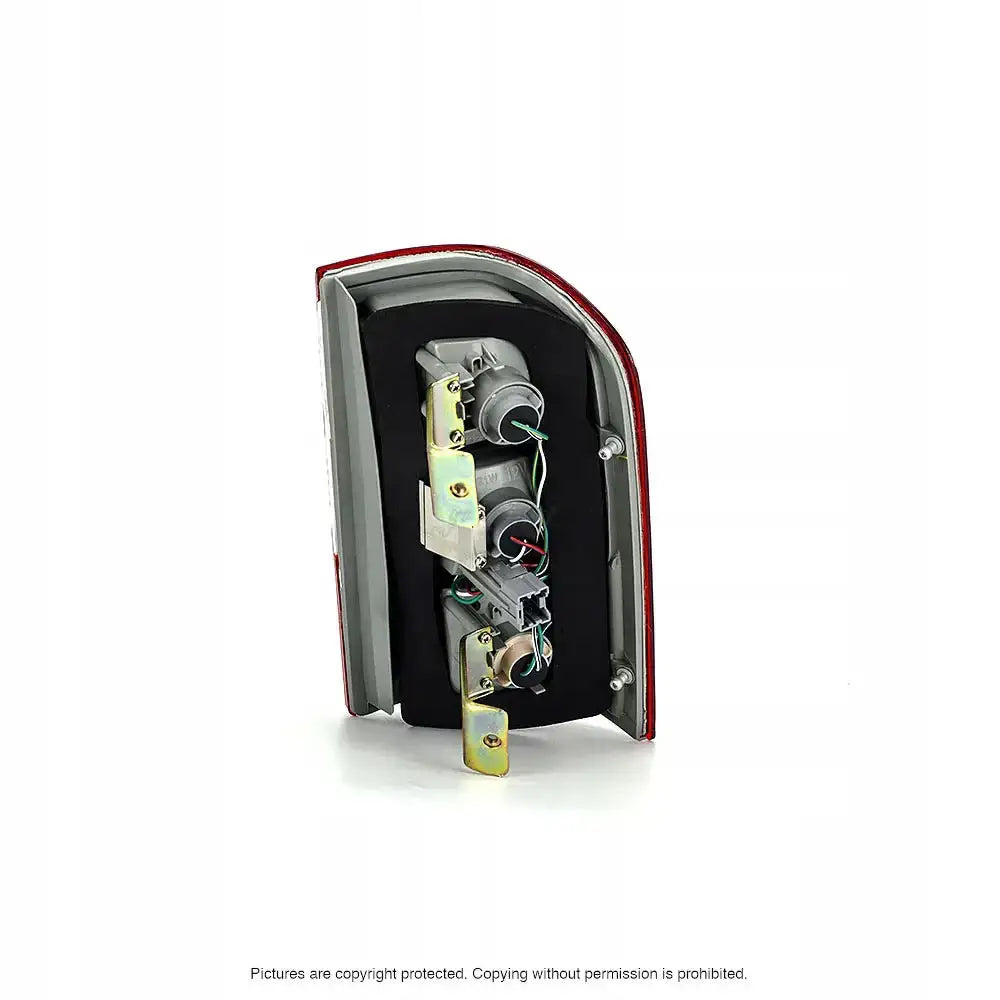 Baklykt Nissan Patrol (y61) 97-03 W21w / Wy21w / W21/5w Venstre