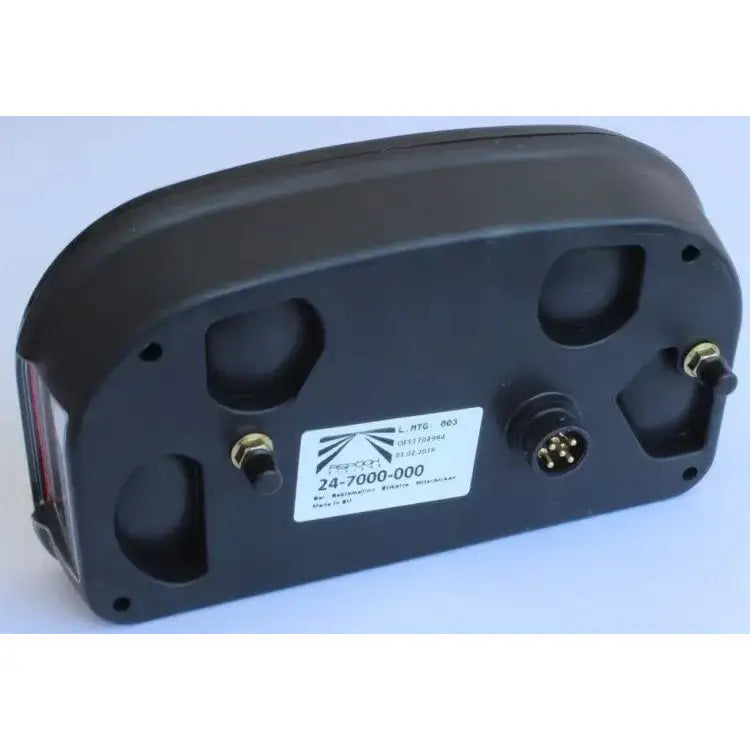 Baklys tilhenger venstre Aspöck Multipoint II bakside, viser plastdeksel, festepunkter og elektronisk kontakt.