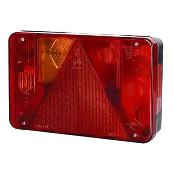 Baklys tilhenger venstre Horpol, rektangulær lampe med rød og oransje plast samt refleks trekant i midten.