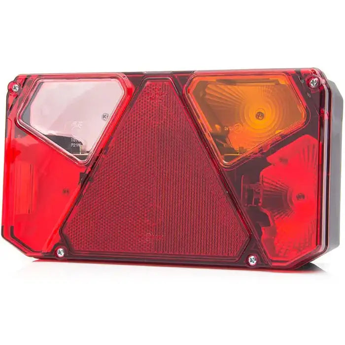 Baklys tilhenger venstre, rektangulær modell med rød, oransje og klar linse, refleks trekant og synlige skruer.