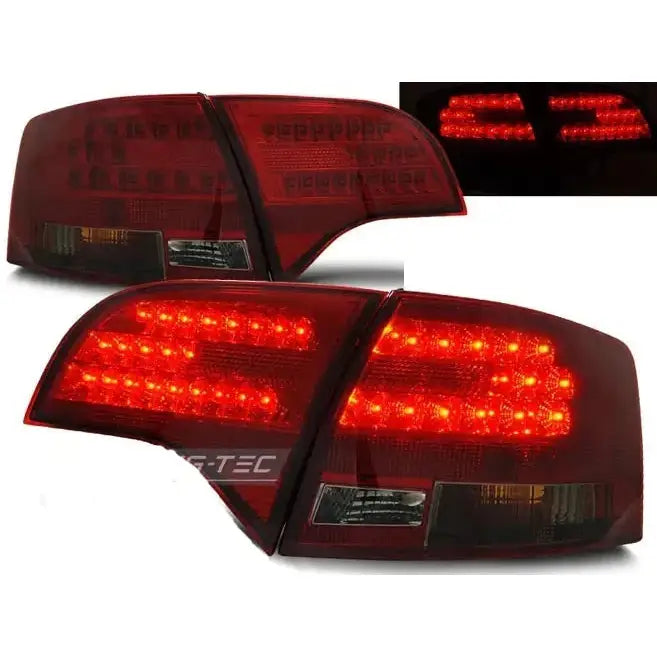 Baklykter Audi A4 B7 Avant Red Smoke LED sett med røde lys tent, sett skrått bakfra.