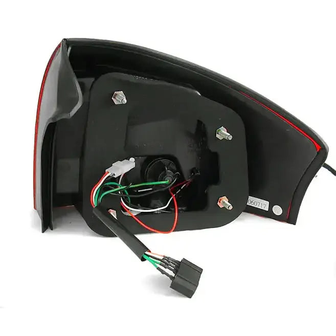Baklamper Audi A6 97-04 red white LED sett, bakside med ledninger og tilkoblingskontakt.
