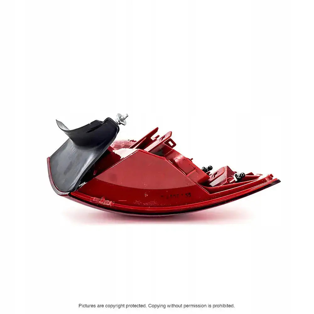 Baklys Audi A6 C6 08-12 LED/PY21W sett fra siden med sort gummitetning og festeanordninger.