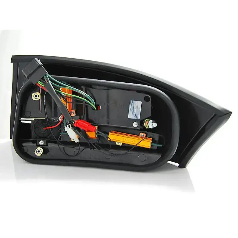 Baklys Audi TT 8N 99-06 med synlige ledninger og elektroniske komponenter mot hvit bakgrunn.