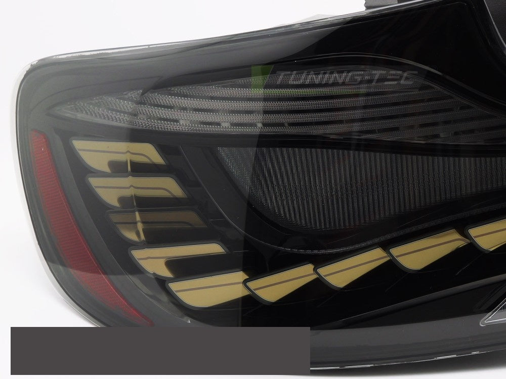 Baklykter BMW 2-Serie F22/F23/F87 (2014–2021) OLED Smoke produktbilde med emballasje
