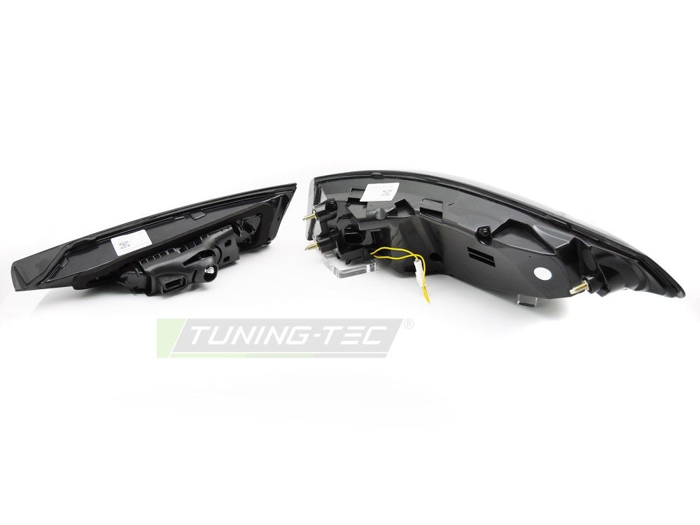 Sekvensiell LED-baklykt BMW G22 G23 smoke-design montert detaljbilde
