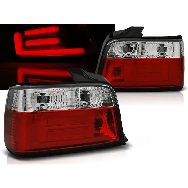 Baklykter Bmw E36 Red White Bar LED, sett forfra mot siden med klare linjer og LED-lys.
