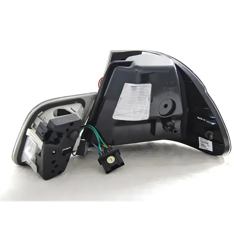 Baklys Bmw E46 05.98-08.01 sedan, bakside med elektriske ledninger og monteringsdetaljer.