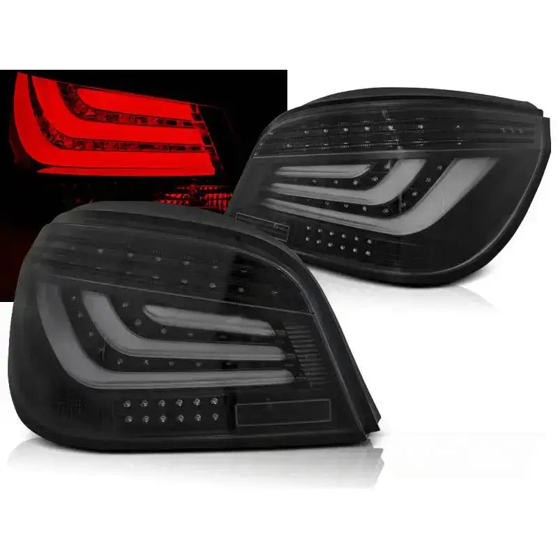 Baklykter Bmw E60 Black Led Bar vist fra front og skrå vinkel med tydelige LED-elementer.