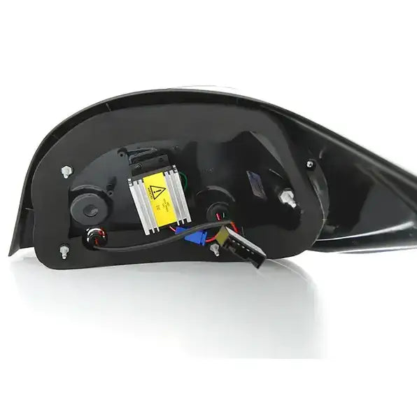 Baklys Bmw E60 Black Led Bar sett bakfra med synlige ledninger og elektriske komponenter.