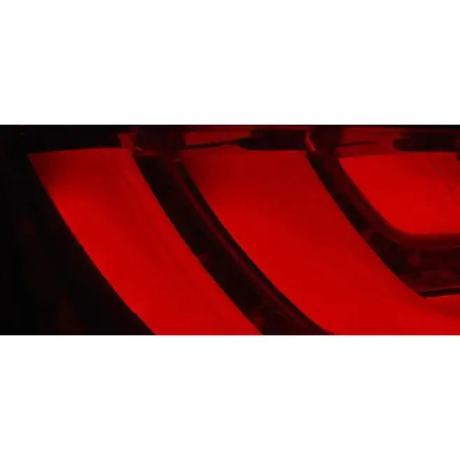 Baklamper Bmw E60 07.03-02.07 Smoke LED Bar med røde lysstriper og mørk ramme.