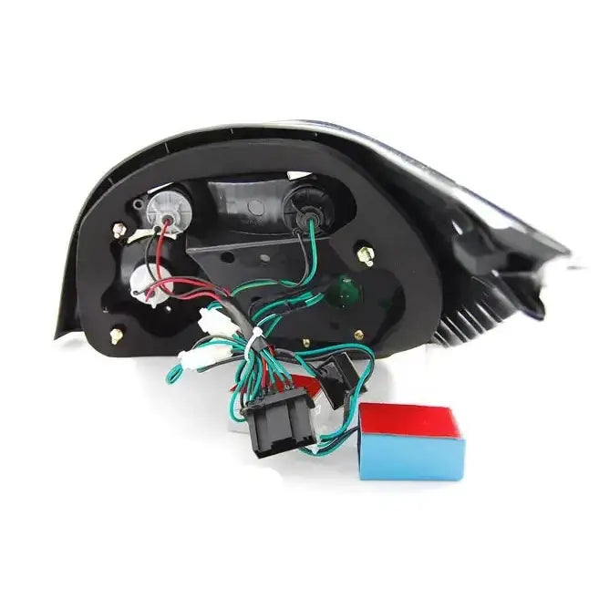 Baklys Bmw E60 07.03-07 smoke LED med synlige ledninger og elektriske koblinger bakfra.