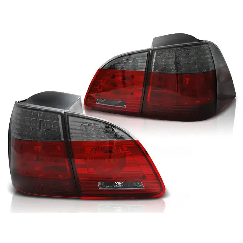 Baklykt Bmw E61 Touring Red Smoke LED/bulbs sett fra skrå vinkel med synlige detaljer.