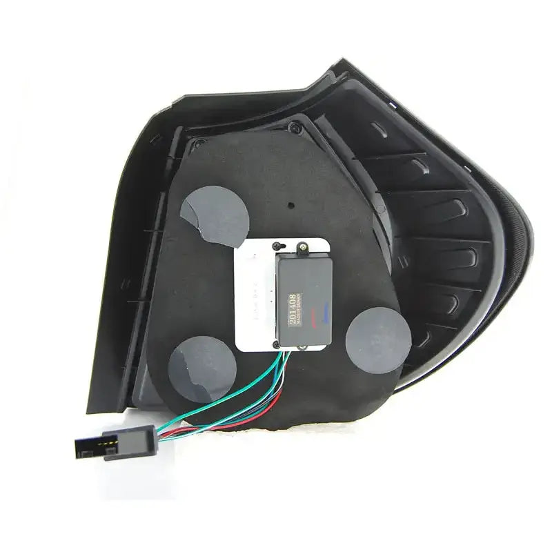 Baklys BMW E87/E81 04-08.07 Smoke Black LED Bar sett bakfra med ledninger og elektronisk modul.