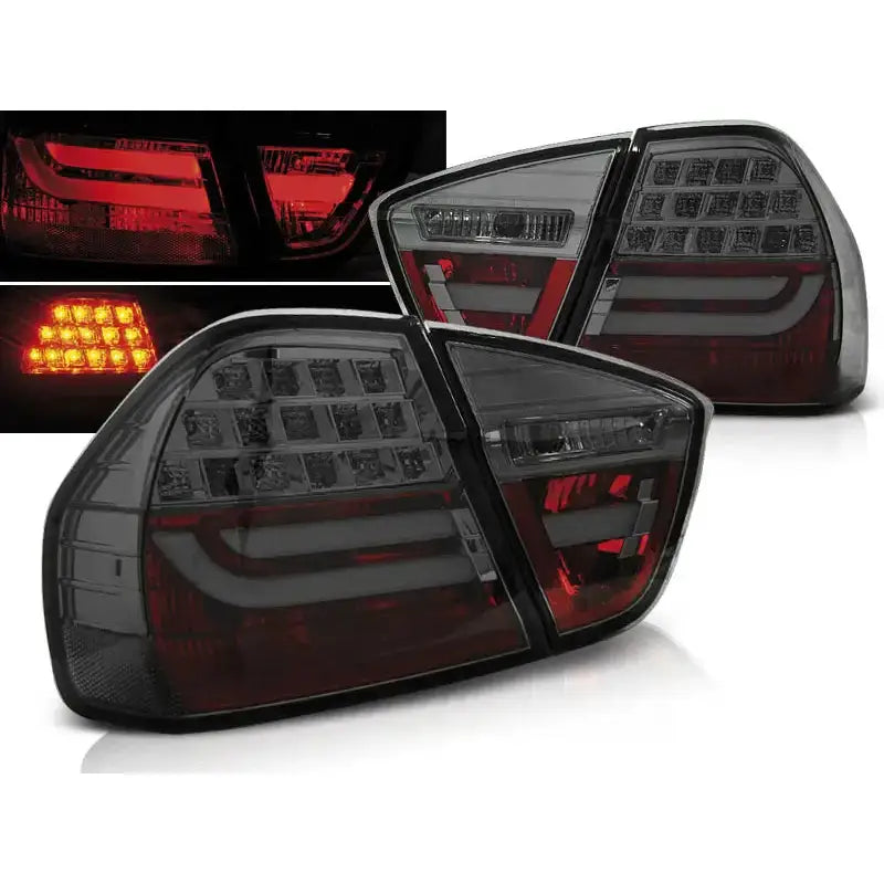 Baklykter Bmw E90 Clear Smoke LED Bar med røde og klare detaljer, vist fra skrå vinkel.