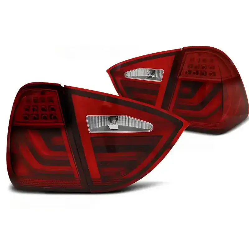 Baklykt Bmw E91 05-08 Red Led Bar sett fra skrå vinkel med synlige LED og klare blinklys felt.