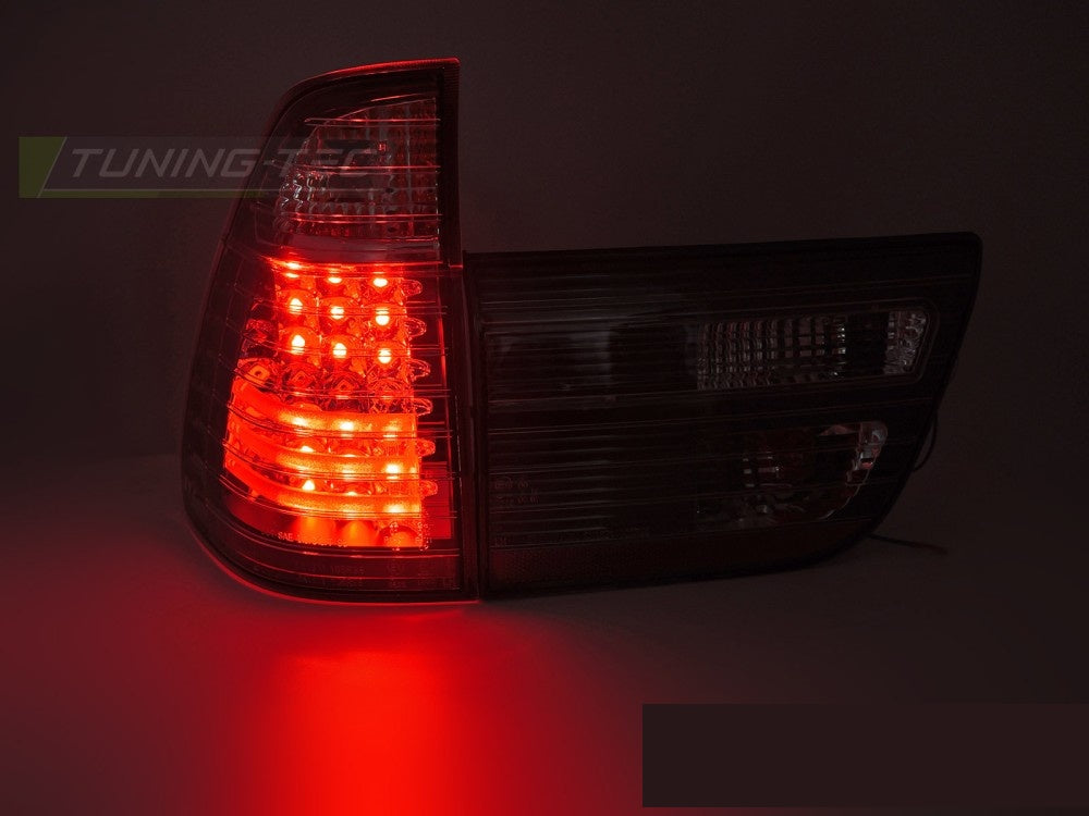 LED baklykter i svart finish for BMW X5 E53 – bakfra