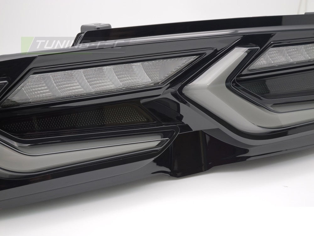 Chevrolet Camaro LED baklykter tonet glass montert på bil