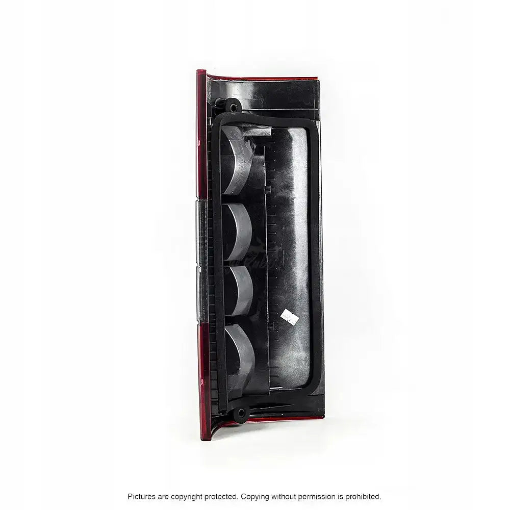 Baklamper Citroen Jumper 94-02, bakside av rektangulært billys med svarte og røde detaljer.