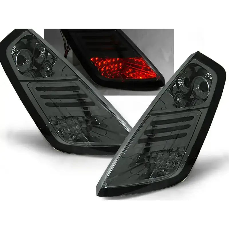 Baklykter Fiat Grande Punto 09.05-09 Smoke LED med rødt lys, vist i vinkel forfra.