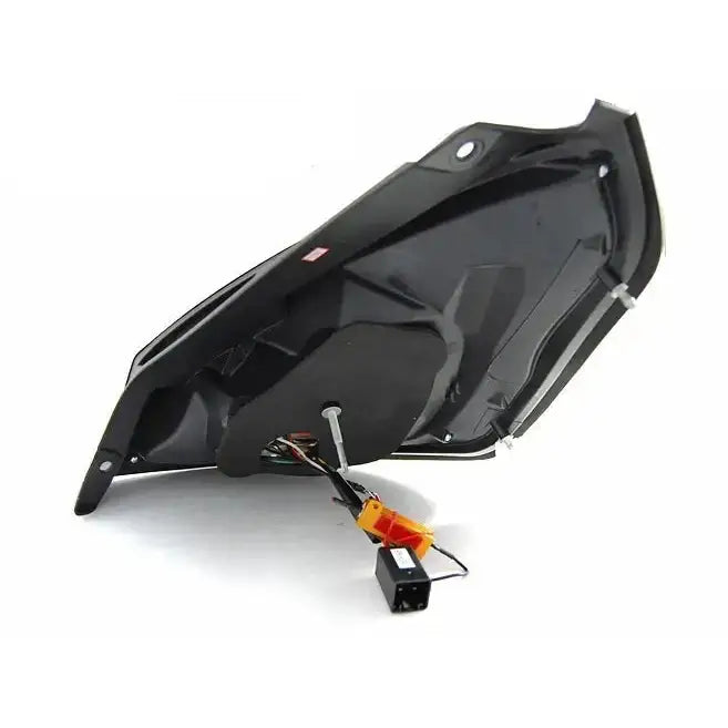 Baklykter Ford Fiesta MK7 08-12 HB Smoke Led Bar med synlige koblingskontakter og ledninger.