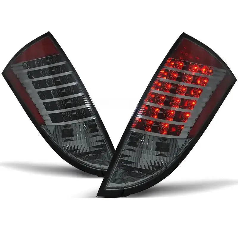 Baklykter Ford Focus 1 HB 98-04 Smoke LED sett ovenfra og forfra, ett lys tent med røde dioder.