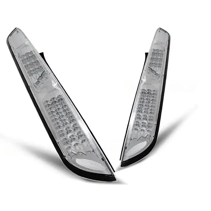 Baklykter Ford Focus Mk2 09.04-08 HB Chrome Led med klart deksel og LED-lys mot hvit bakgrunn.