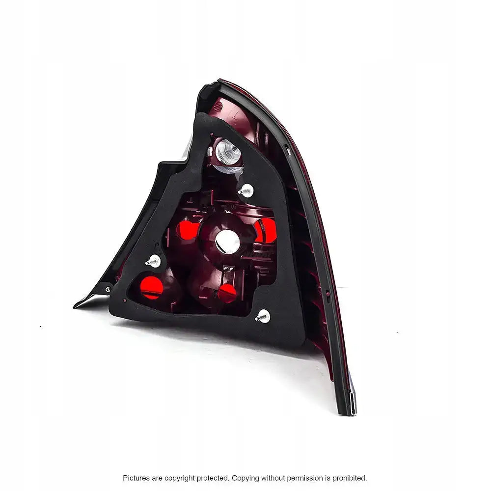 Baklys Ford Mondeo 05-07 bakside med synlige kontakter og festepunkter for montering.