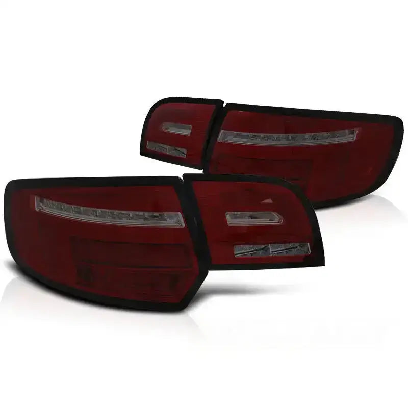 Baklykter Led Bar Tail Lights Red Smoke for Audi A3 8P 5D sett fra skrå vinkel med sorte kanter.
