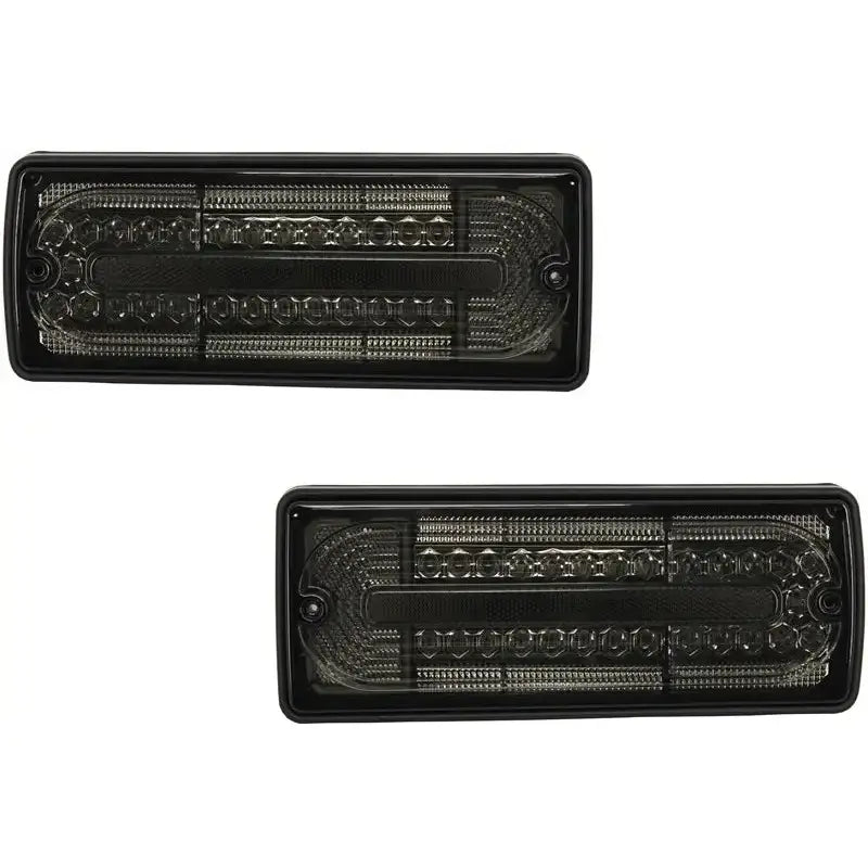 Baklykter LED til Mercedes G-Klasse W463 1989-2015, sett fra baksiden mot hvit bakgrunn.