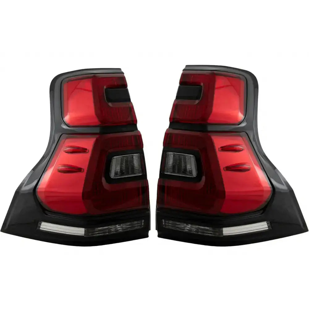 Baklykt Led/Rød Klar Design for Toyota Land Cruiser J150, sett bakfra med synlige seksjoner.